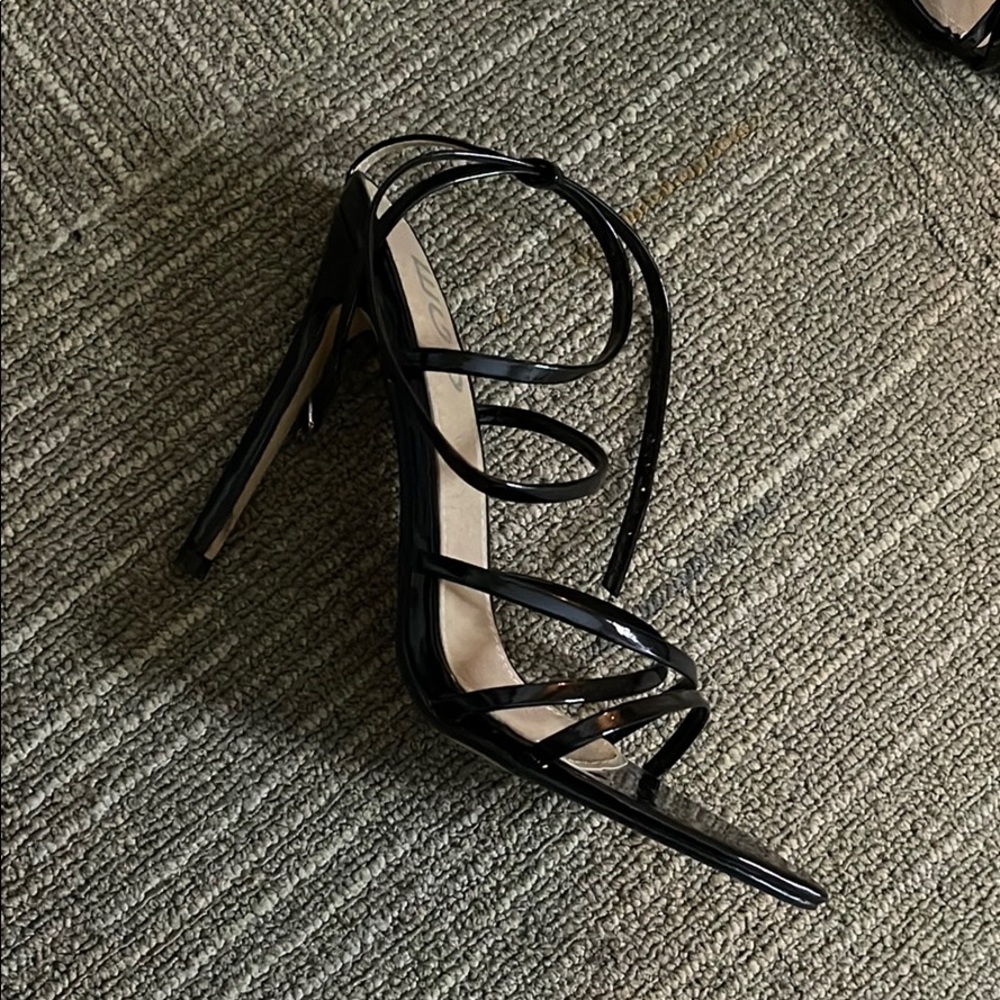 Heels - Picture 2 of 2